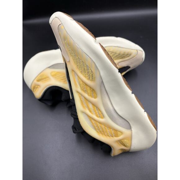 adidas Yeezy 700 V3 Mono Safflower Men’s Size 11 main image 14
